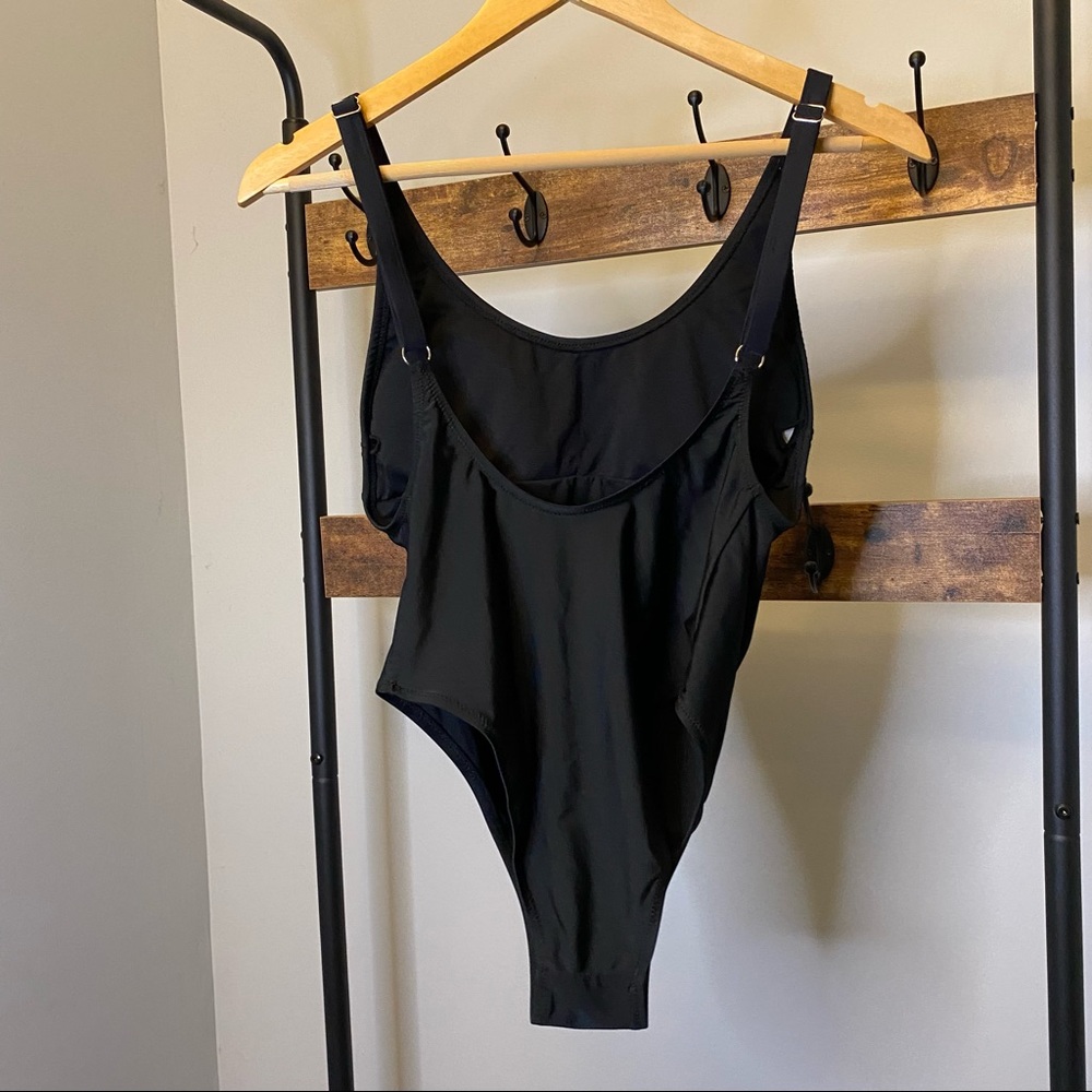 Women’s Classic Black Basic Adjustable Straps Ope… - image 2